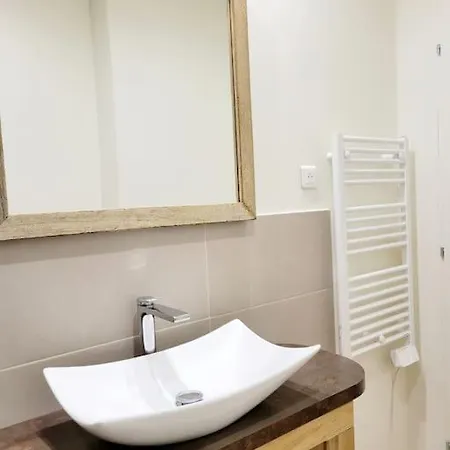 Charmante Maison Totalement Renovee Сasa de vacaciones Saint-Géron